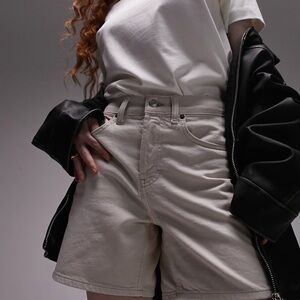 Topshop denim Editor shorts in white Size 2